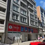 Privé-kamer Centrum Met Eigen Badkamer/wc Appartement *