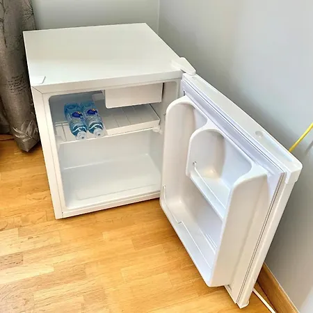 Privé-kamer Centrum Met Eigen Badkamer/wc *
